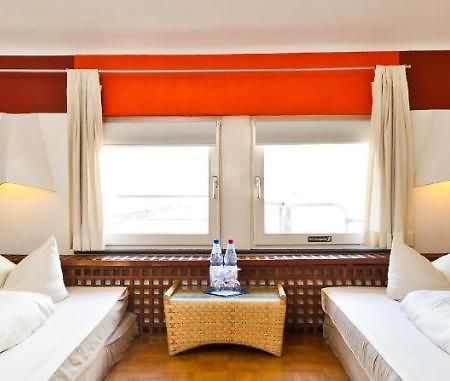 Hotel Monpti Heidelberg Bagian luar foto