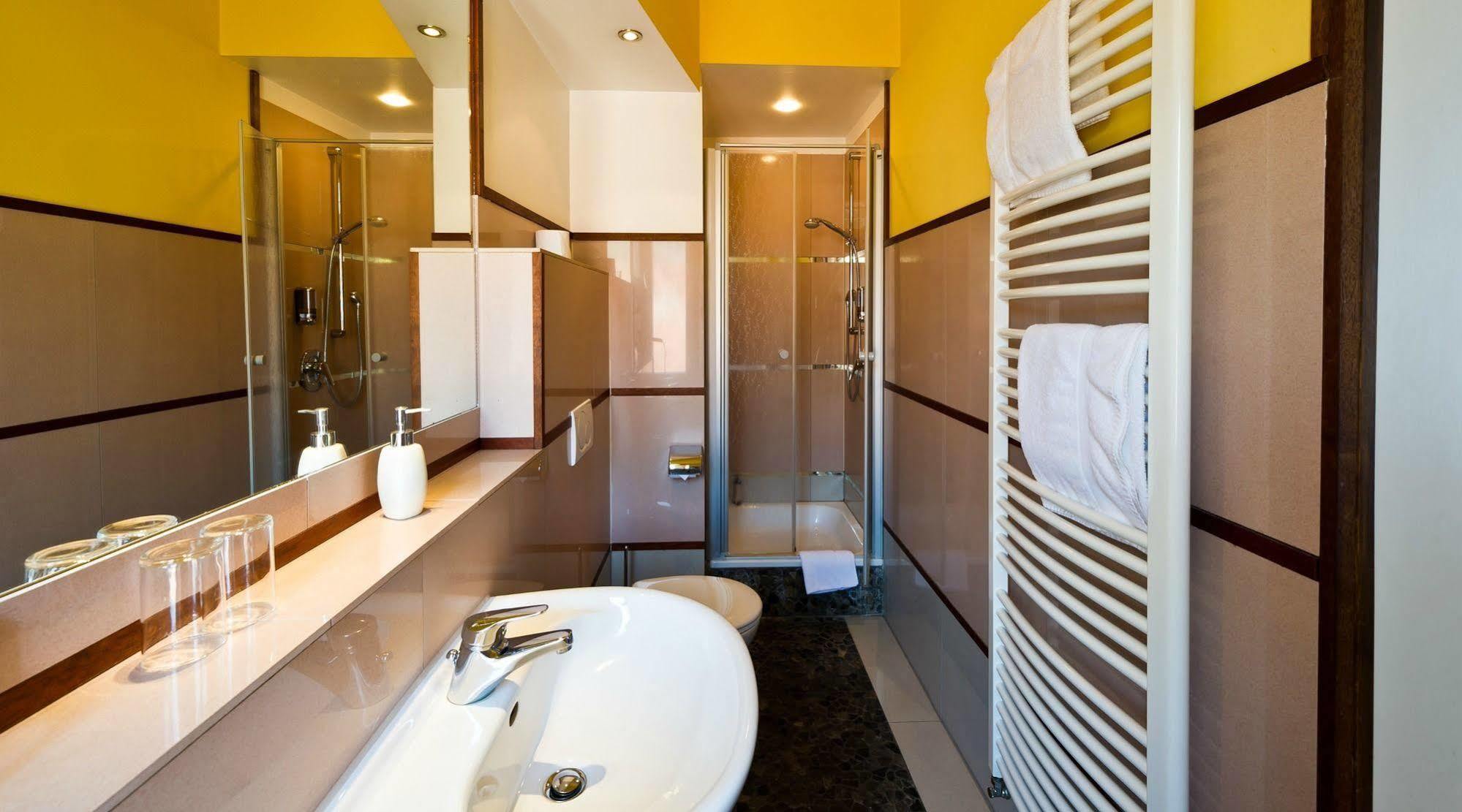 Hotel Monpti Heidelberg Bagian luar foto
